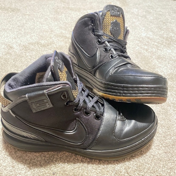 lebron batman shoes